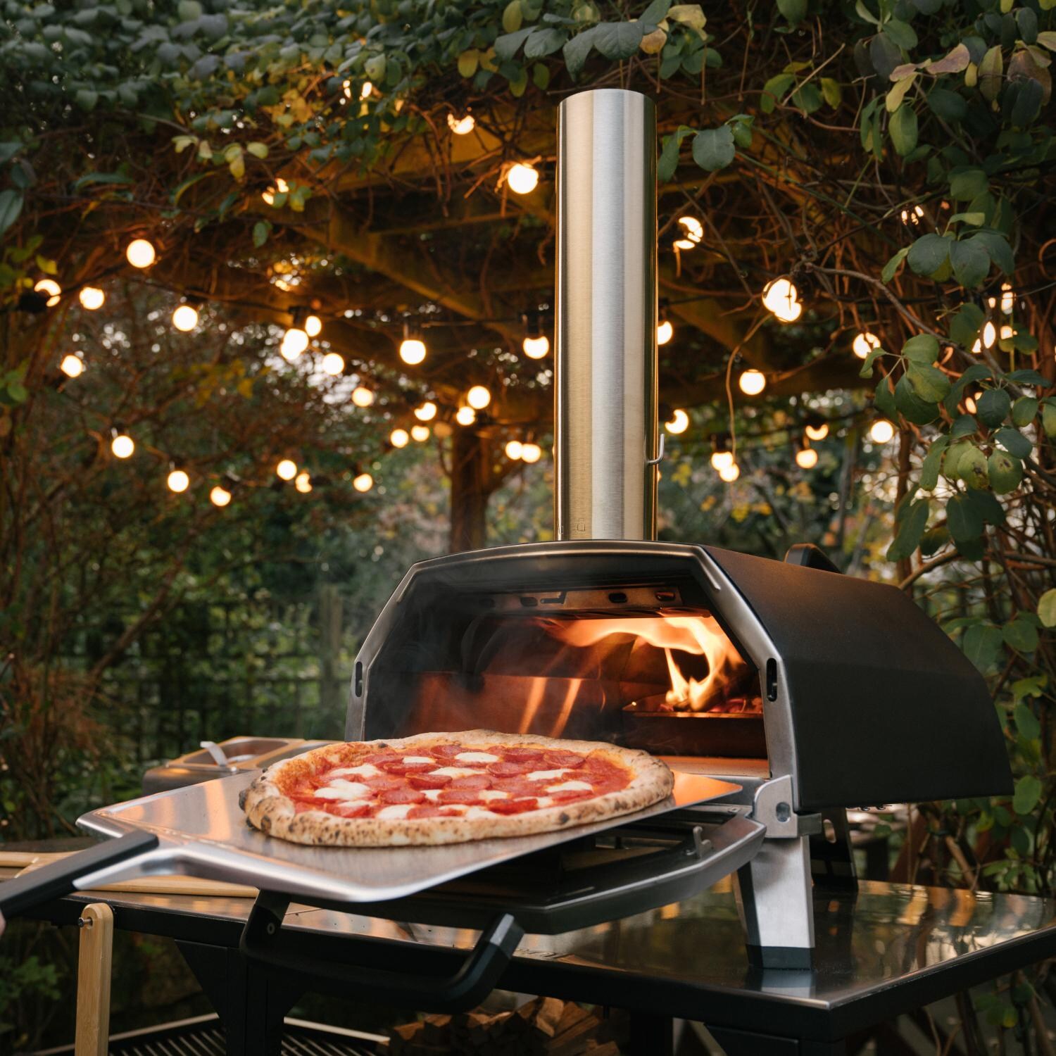 Ooni Karu 16 Multi-Fuel Portable Outdoor Pizza Oven