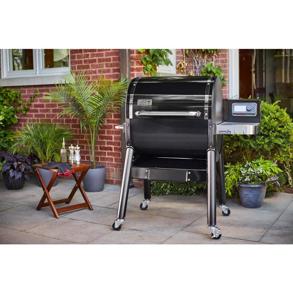 Weber SmokeFire EX4 Wood Fired Pellet Smart Grill in Black (2nd Gen) 22510201