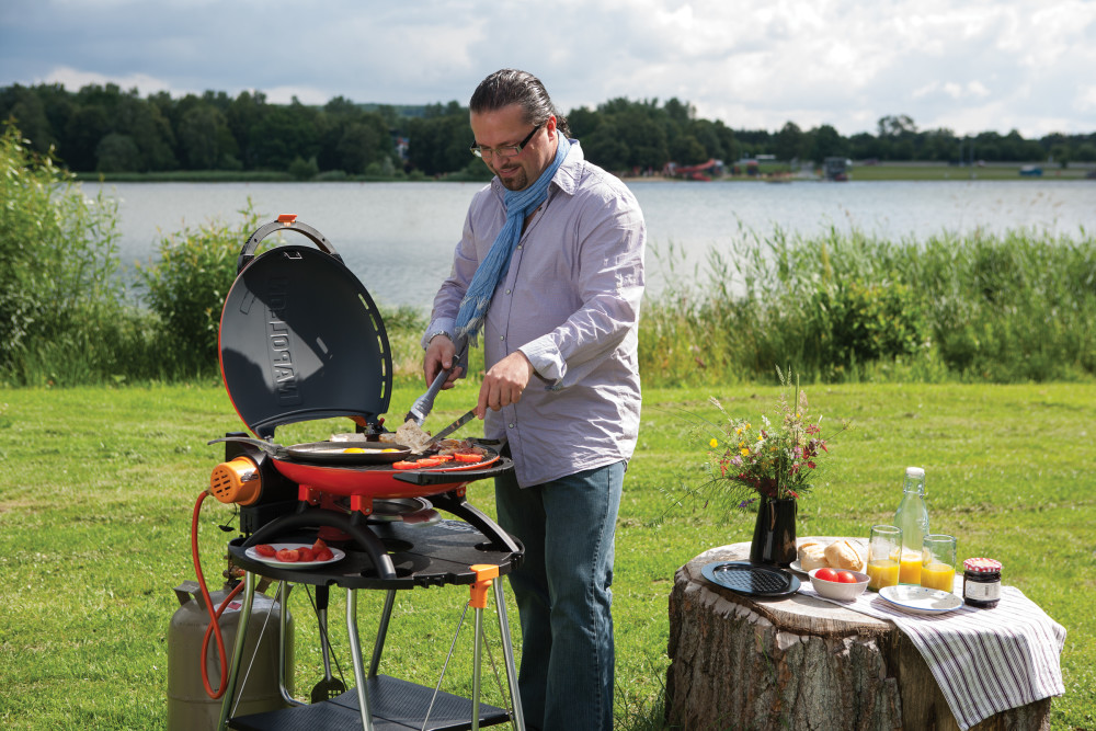 Napoleon TravelQ 2225 Grill Portable Propane Gas Orange ;