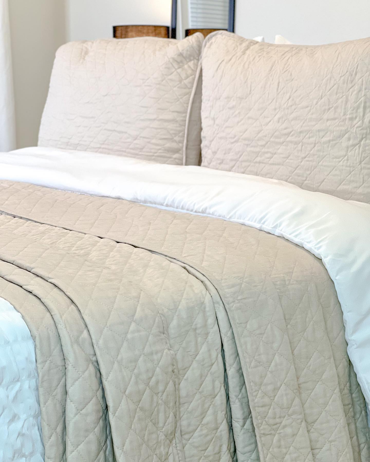 Bedding Bundle: Crinkle Textured Dobby Comforter Set + Ava Diamond Quilt Set