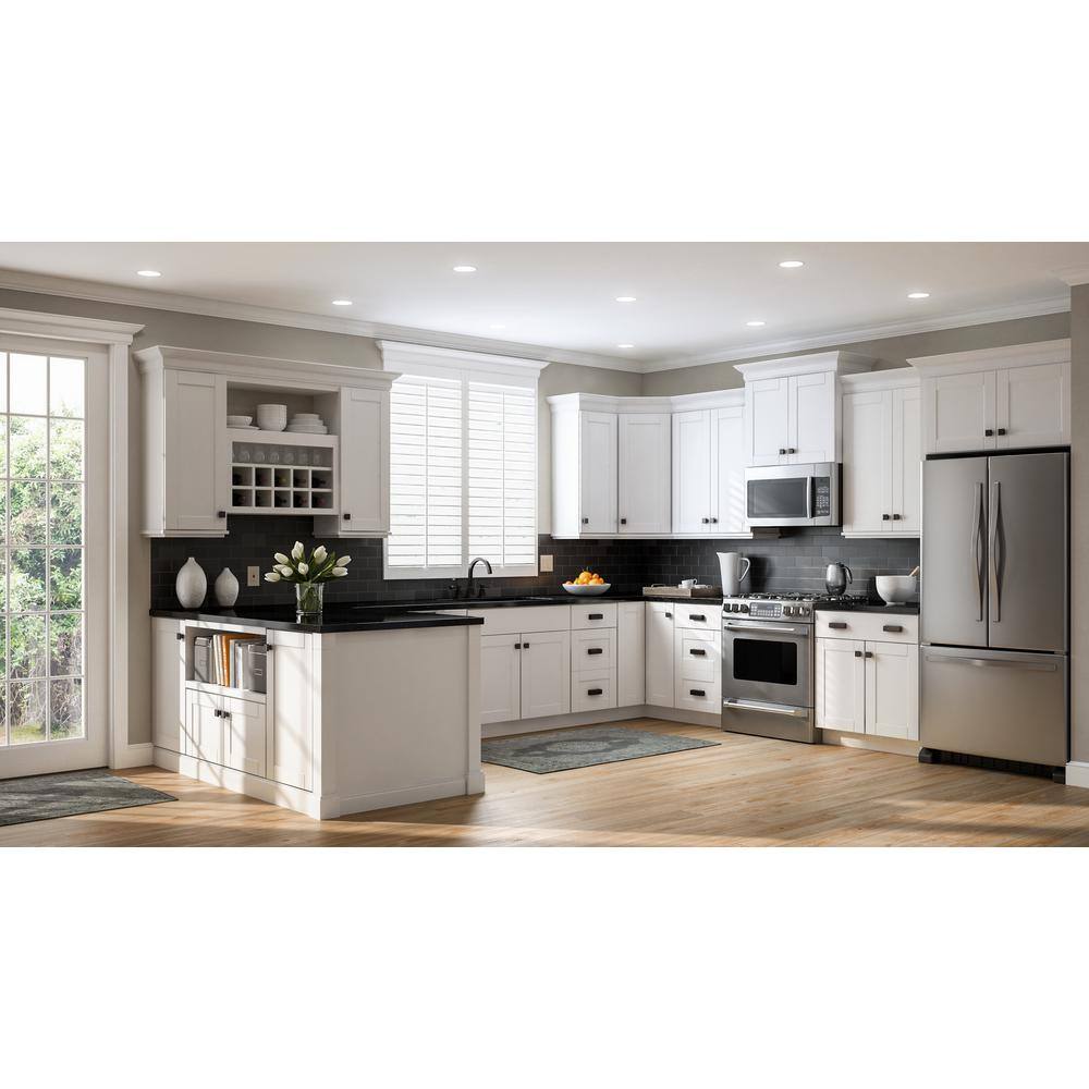 Hampton Bay Shaker 14.5 in. W x 14.5 in. H Cabinet Door Sample in Satin White HBKSMPLDR-SSW