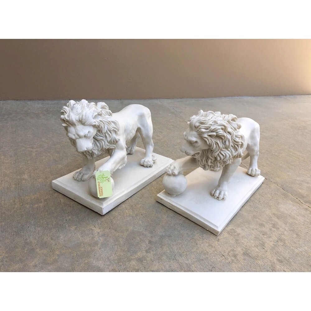 Regal Outdoor Lion Statues   16 x 8.5 x 12