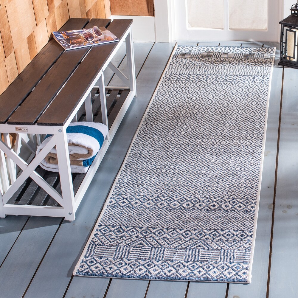 SAFAVIEH Courtyard Terezija Indoor/ Outdoor Waterproof Patio Backyard Rug