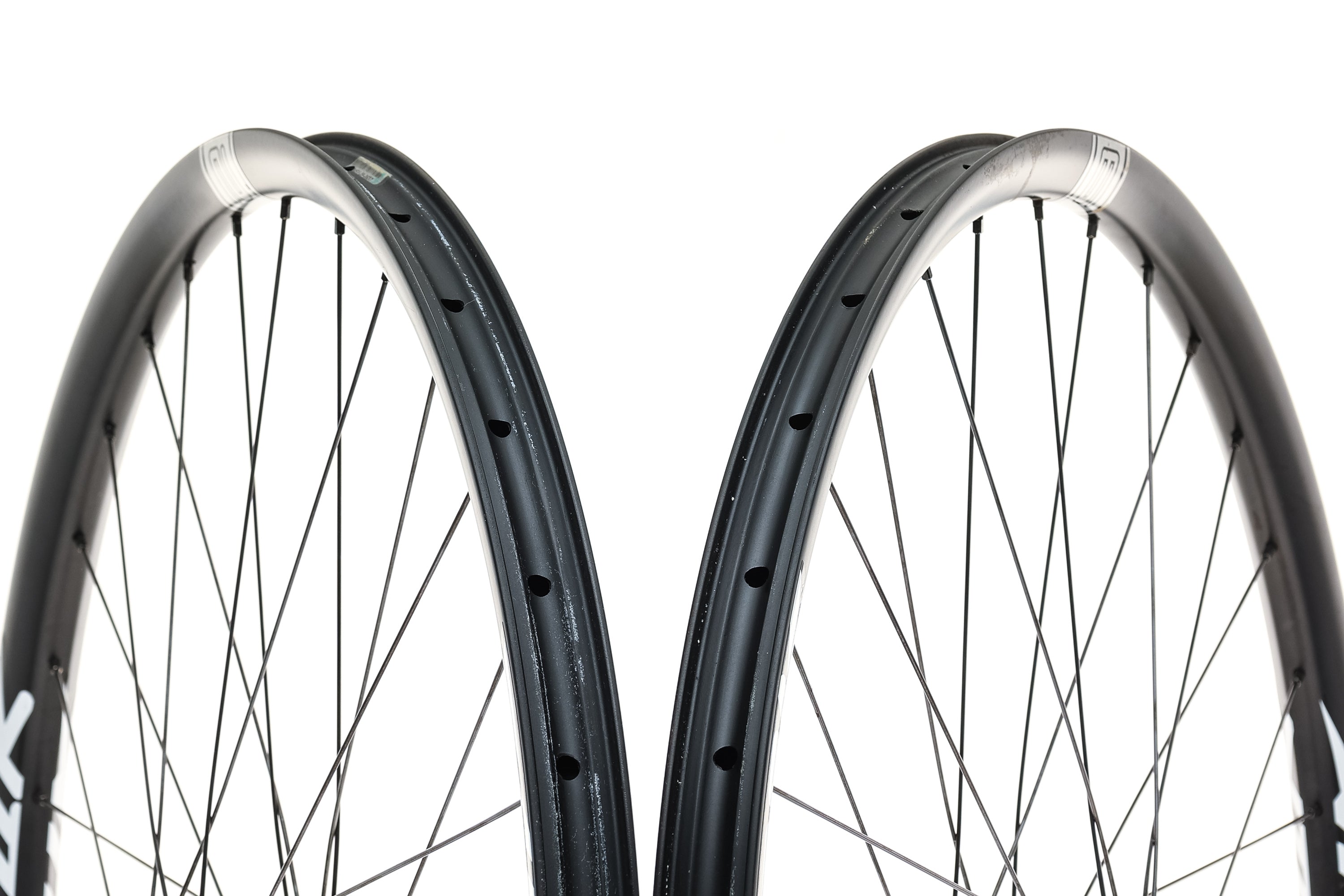 Atomik XC28 Carbon Tubeless 29
