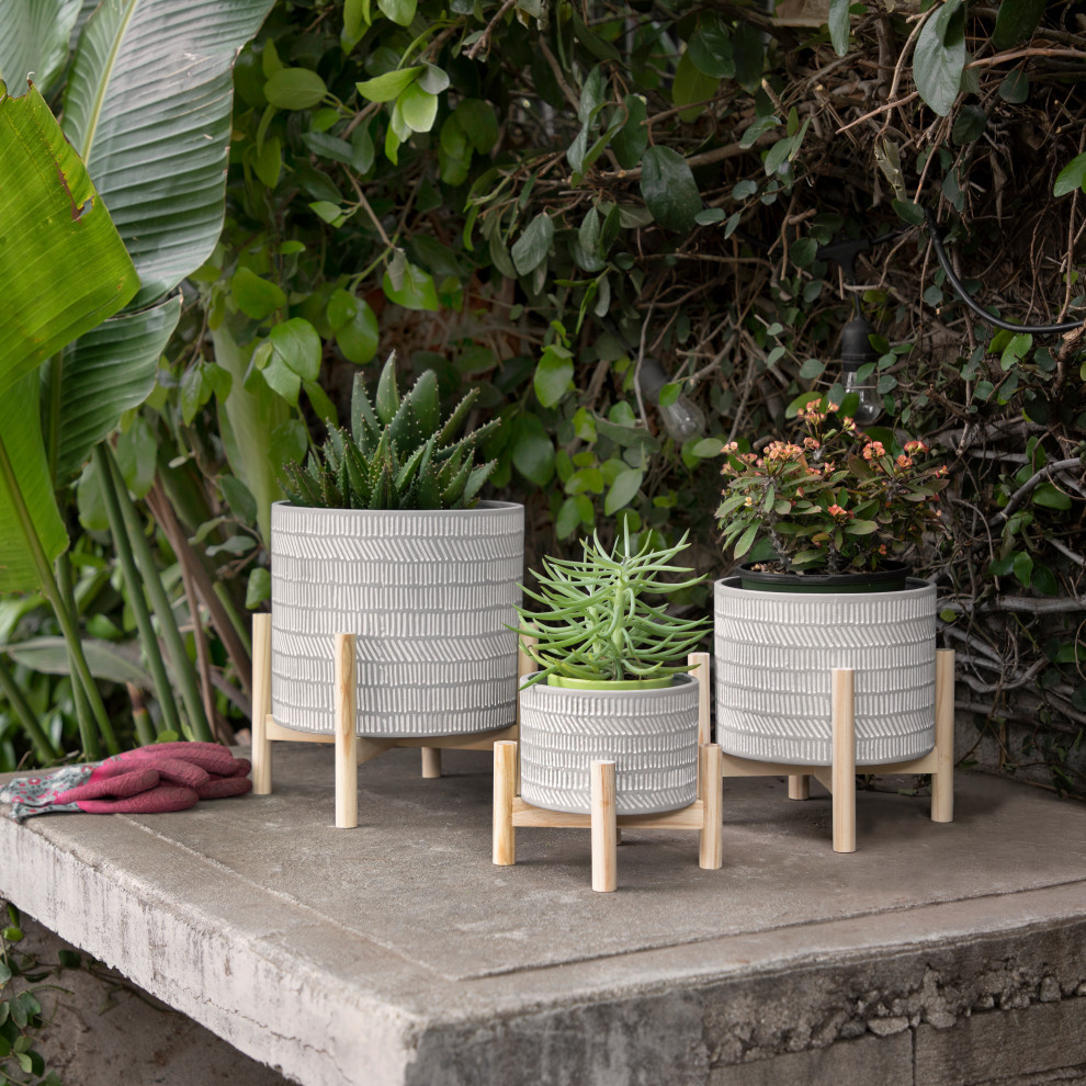 6 quotCeramic Tribal Planter With Wood Stand  Beige   Transitional   Outdoor Pots And Planters   by Sagebrook Home  Houzz