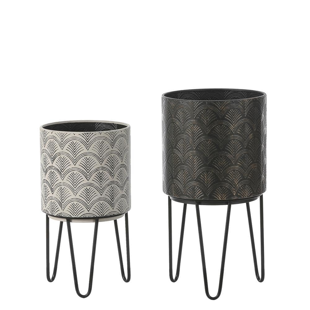 Luxen Home Black and Off White Metal Cachepot Planters with Black Metal Stands (2-Pack) WHPL1452