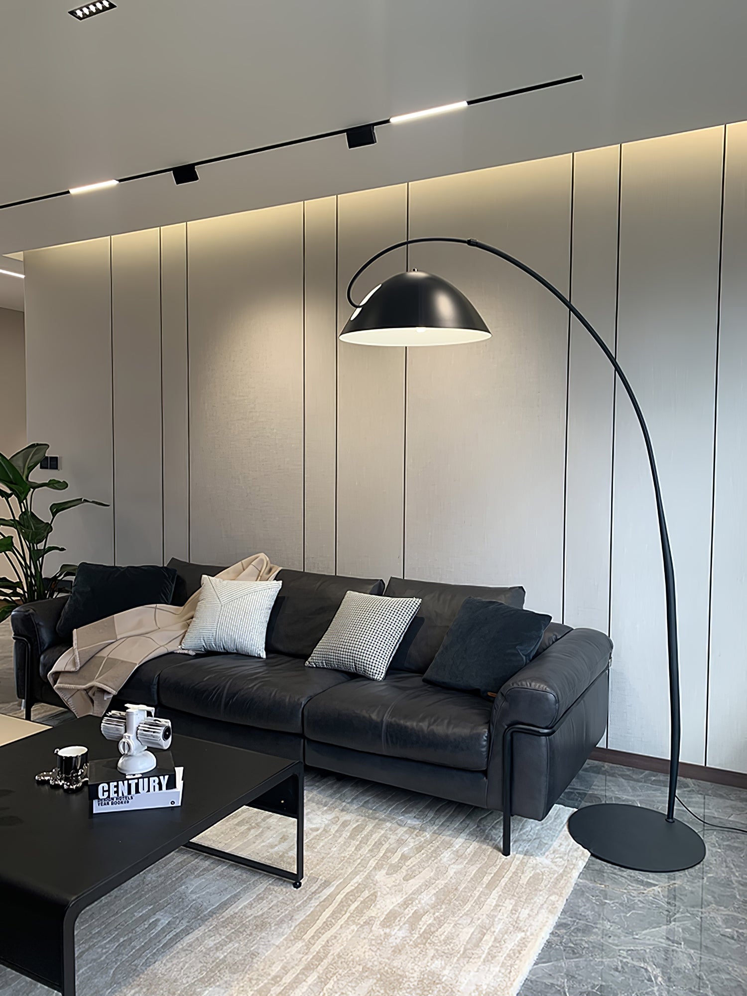 Verse Arc Floor Lamp