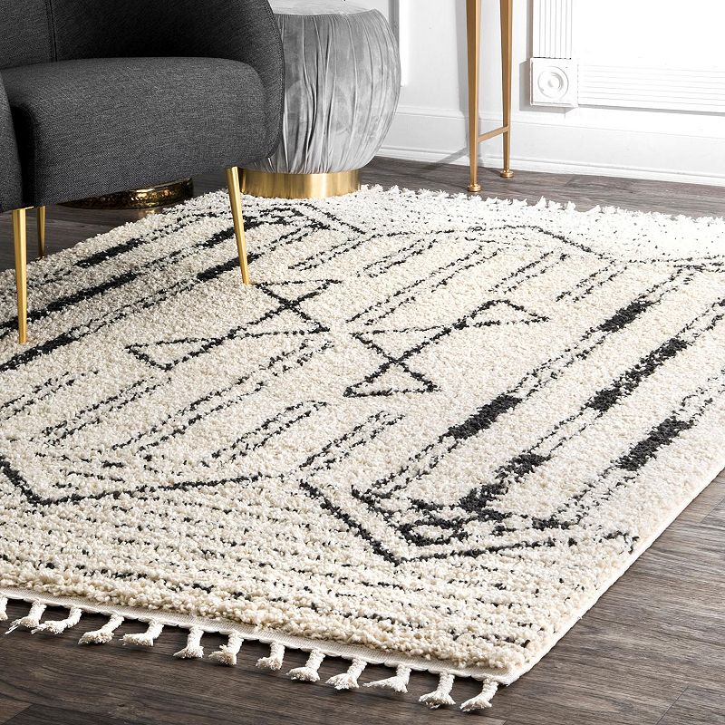 nuLOOM Janna Geometric Striped Tassel Rug