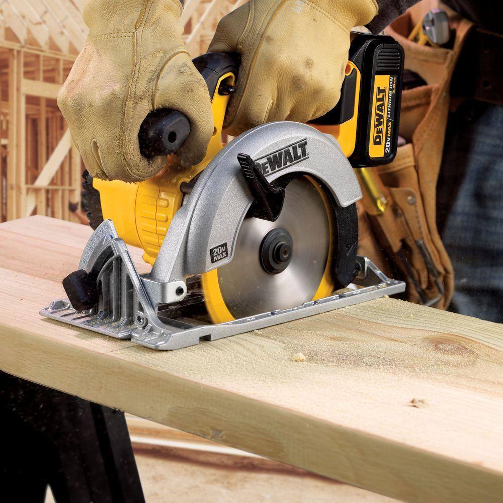 DW 20V MAX Cordless 6.5 in. Sidewinder Style Circular Saw (Tool Only) DCS391B