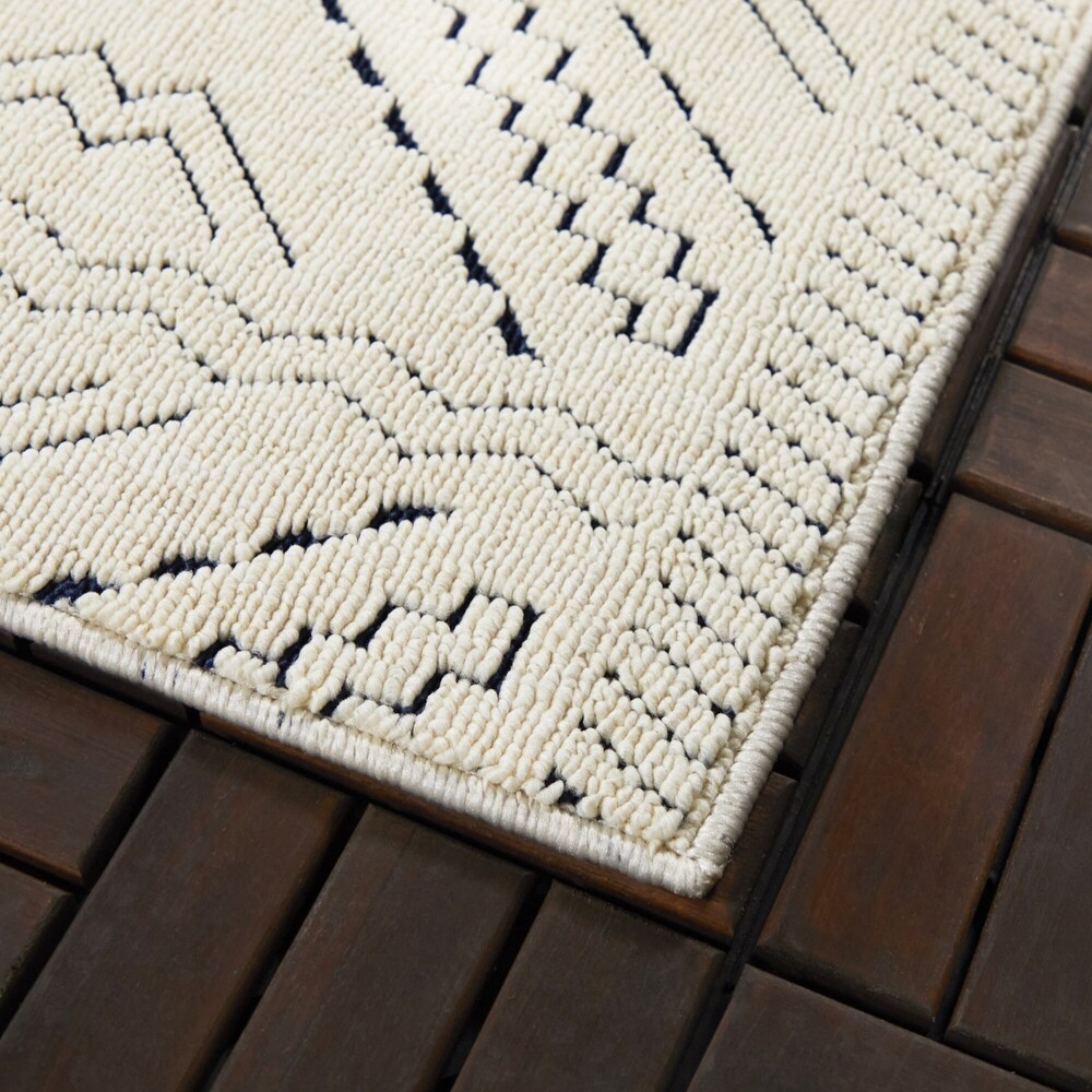Davina Diamond Trellis Indoor/Outdoor Area Rug