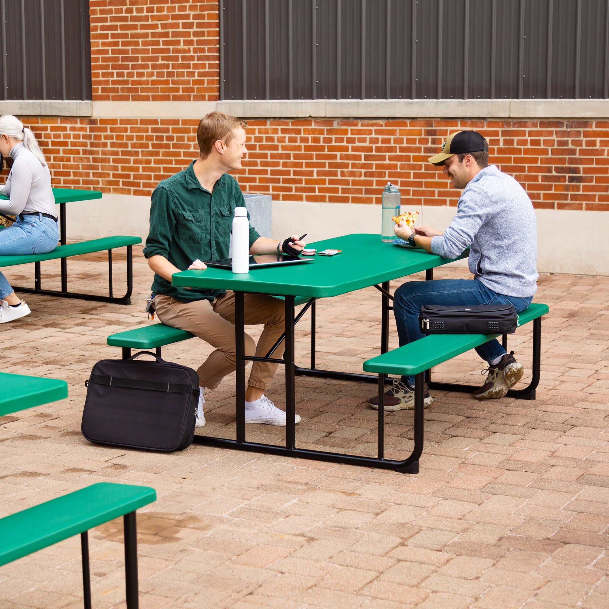 Norwood Commercial Furniture Blow- Molded Plastic Picnic Table， Green/Black， NOR-PTBM7260-6-10