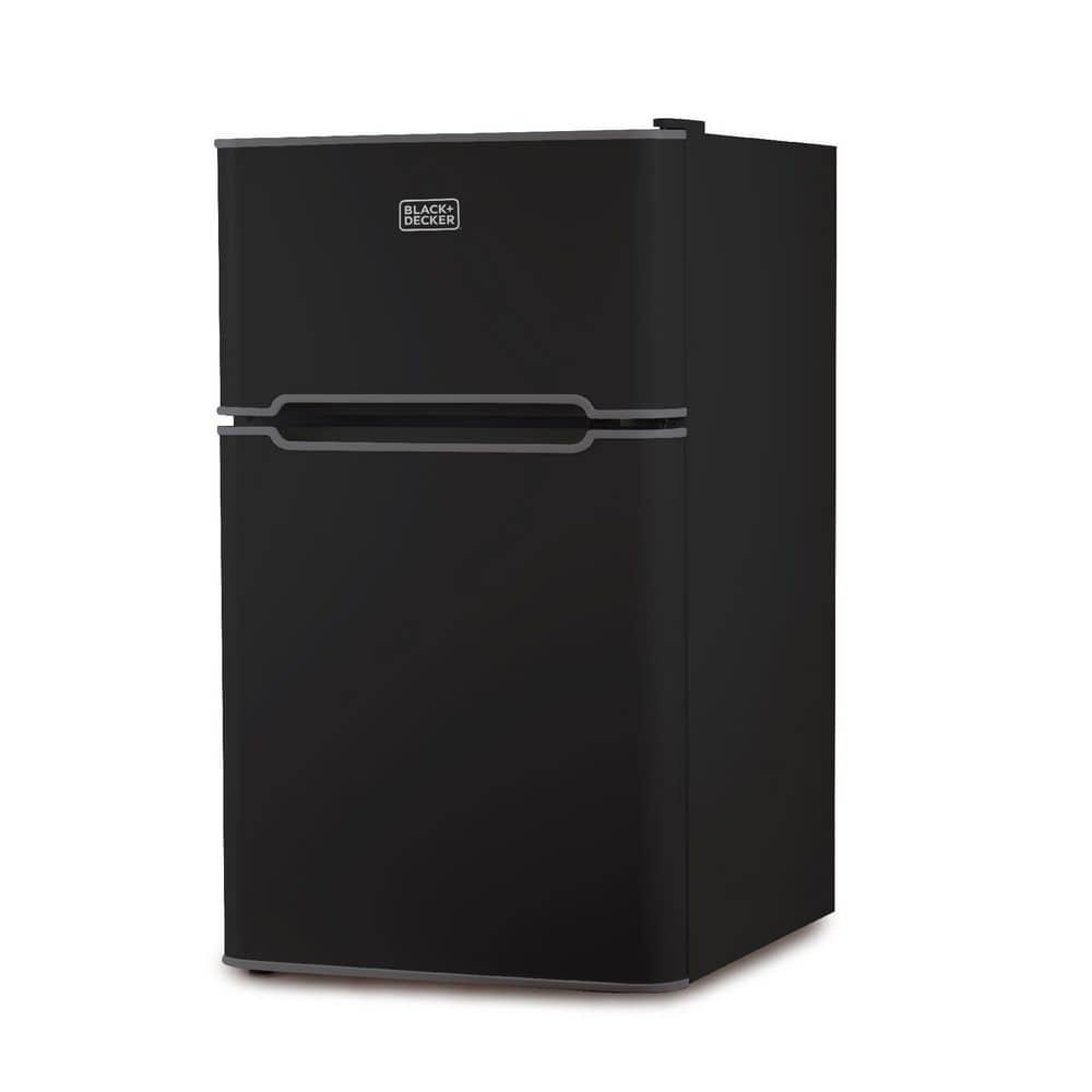 BLACKDECKER 31 cu ft 2Door Mini Fridge in Black with True Freezer