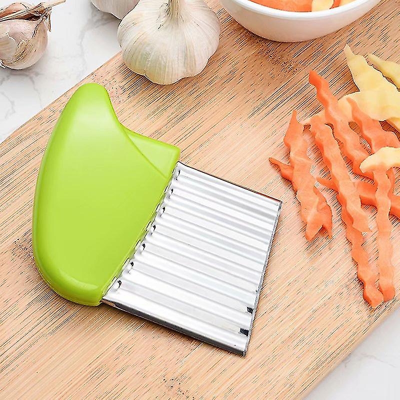 Kitchen Household Stainless Steel Multifunctional Wave Shaped Potato Cutter (green)