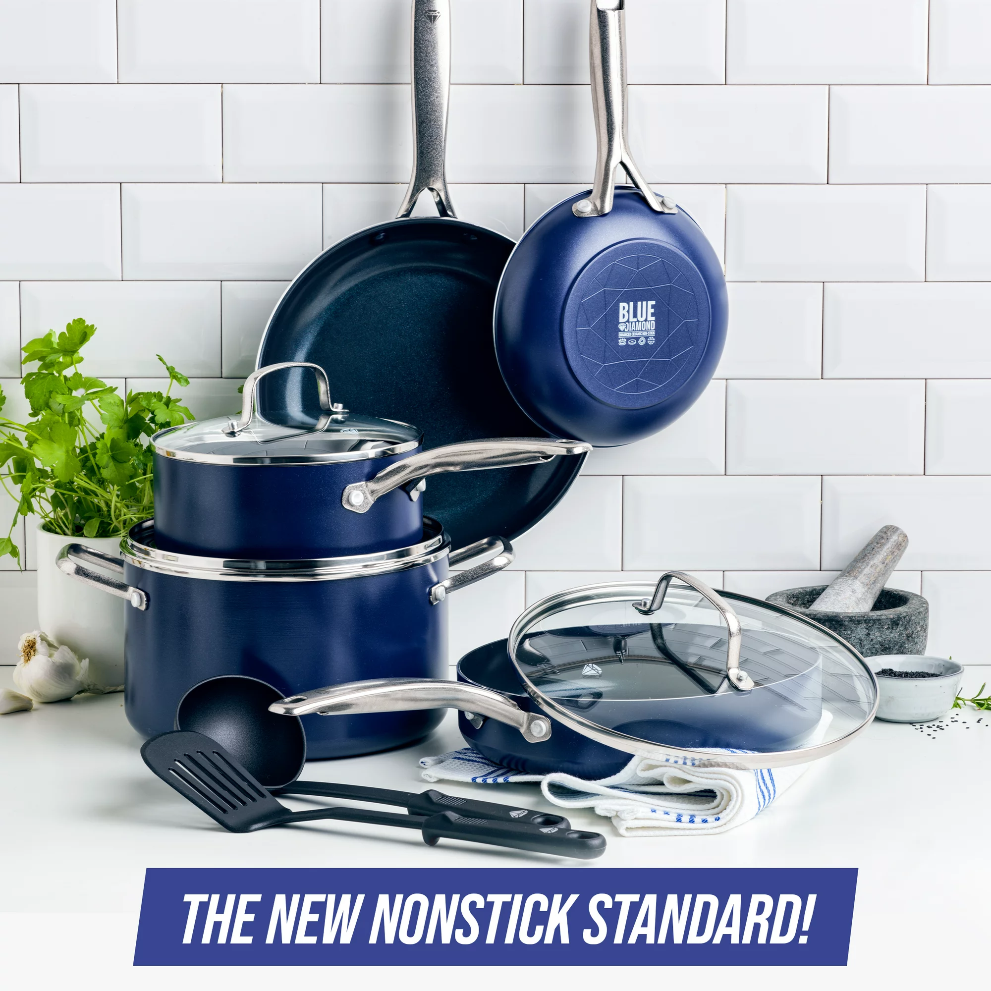 Blue Diamond 12-Piece Toxin-Free Ceramic Nonstick Pots and Pans Cookware Set， Dishwasher Safe， Blue