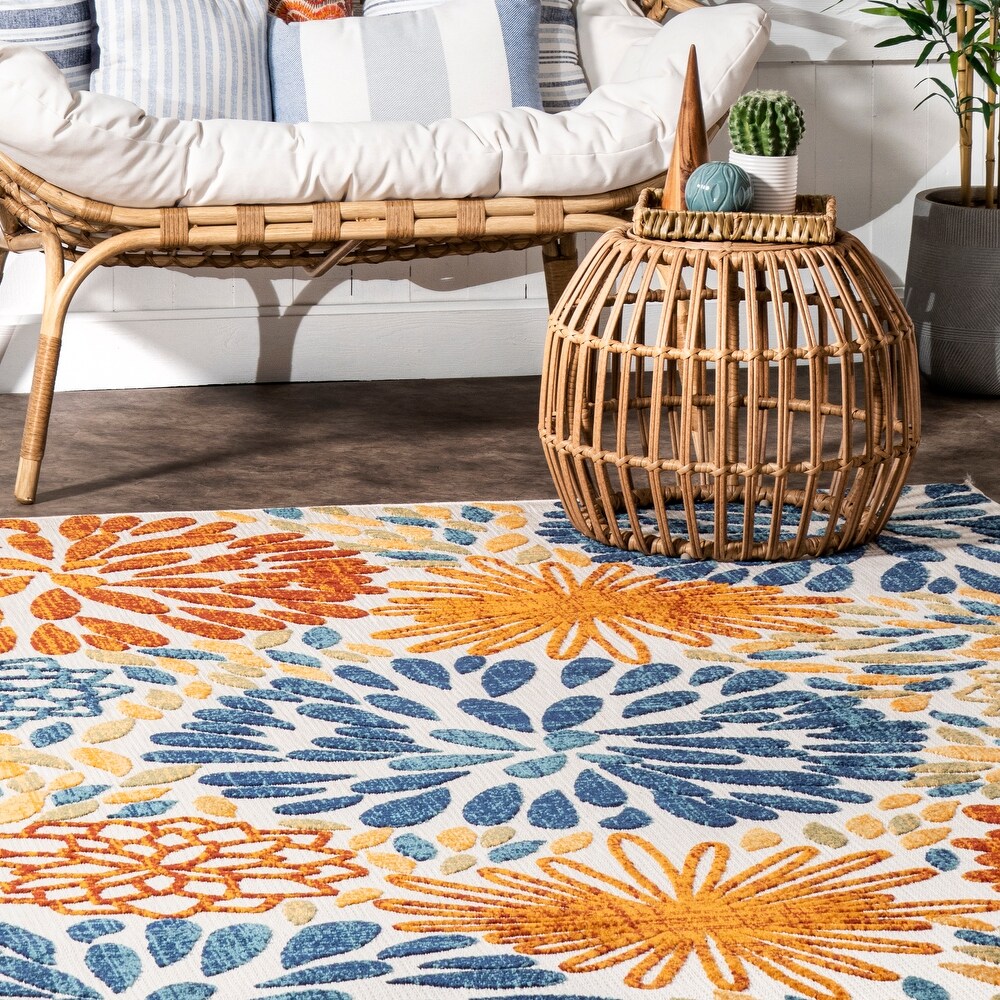 Brooklyn Rug Co Ronda Bold Floral Indoor/Outdoor Area Rug