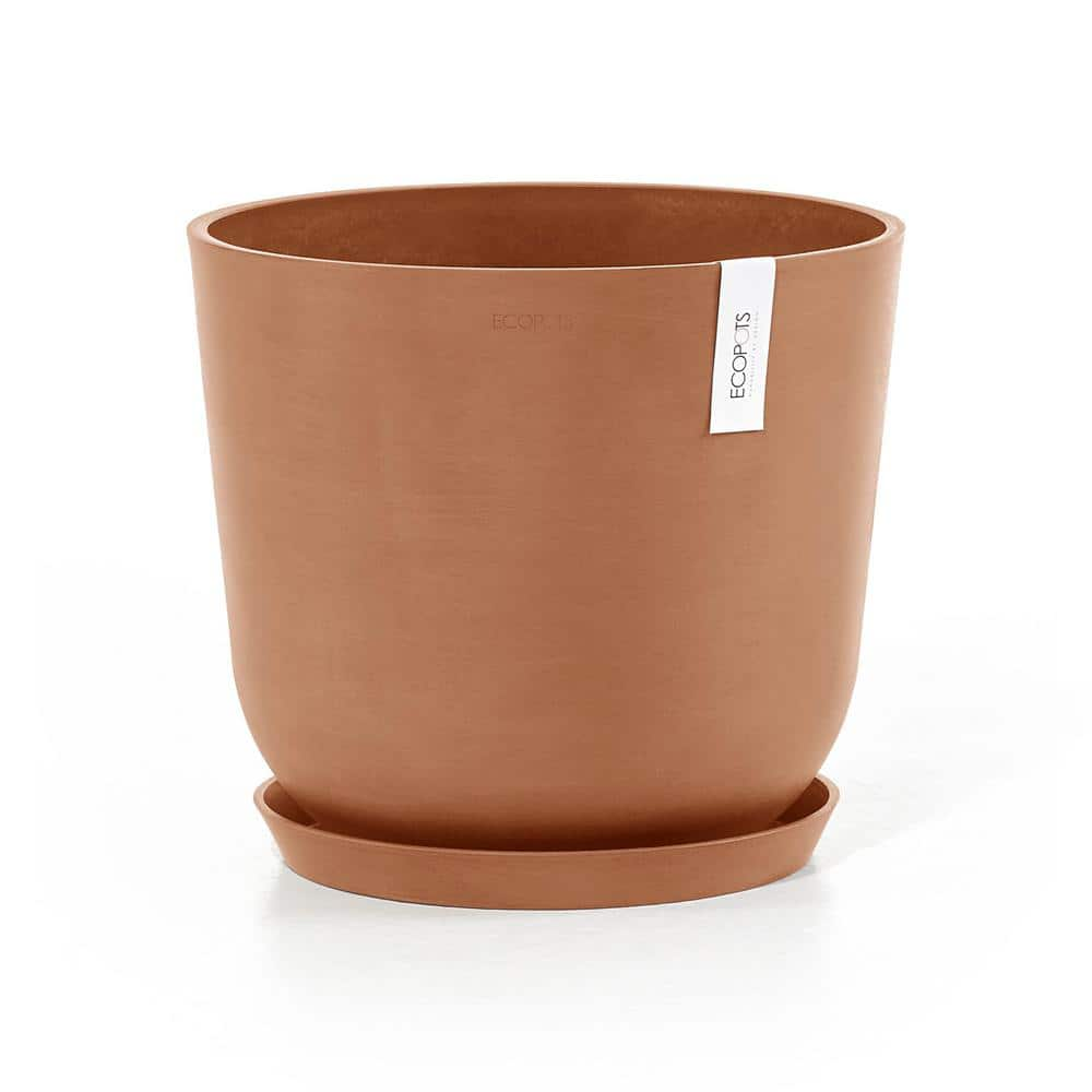 O ECOPOTS BY TPC Oslo 14 in. Terracota Premium Sustainable Composite Plastic Planter (with Saucer) OSLS.35.TR