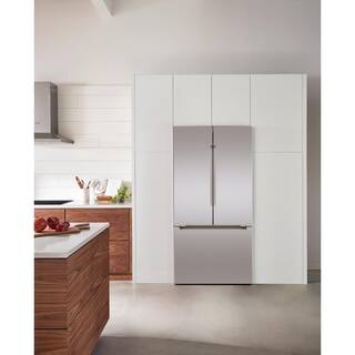 Bosch 800 Series 20.8 cu ft Smart Counter Depth French Door Refrigerator w Internal Water Dispenser  Ice in Stainless Steel B36CT81ENS