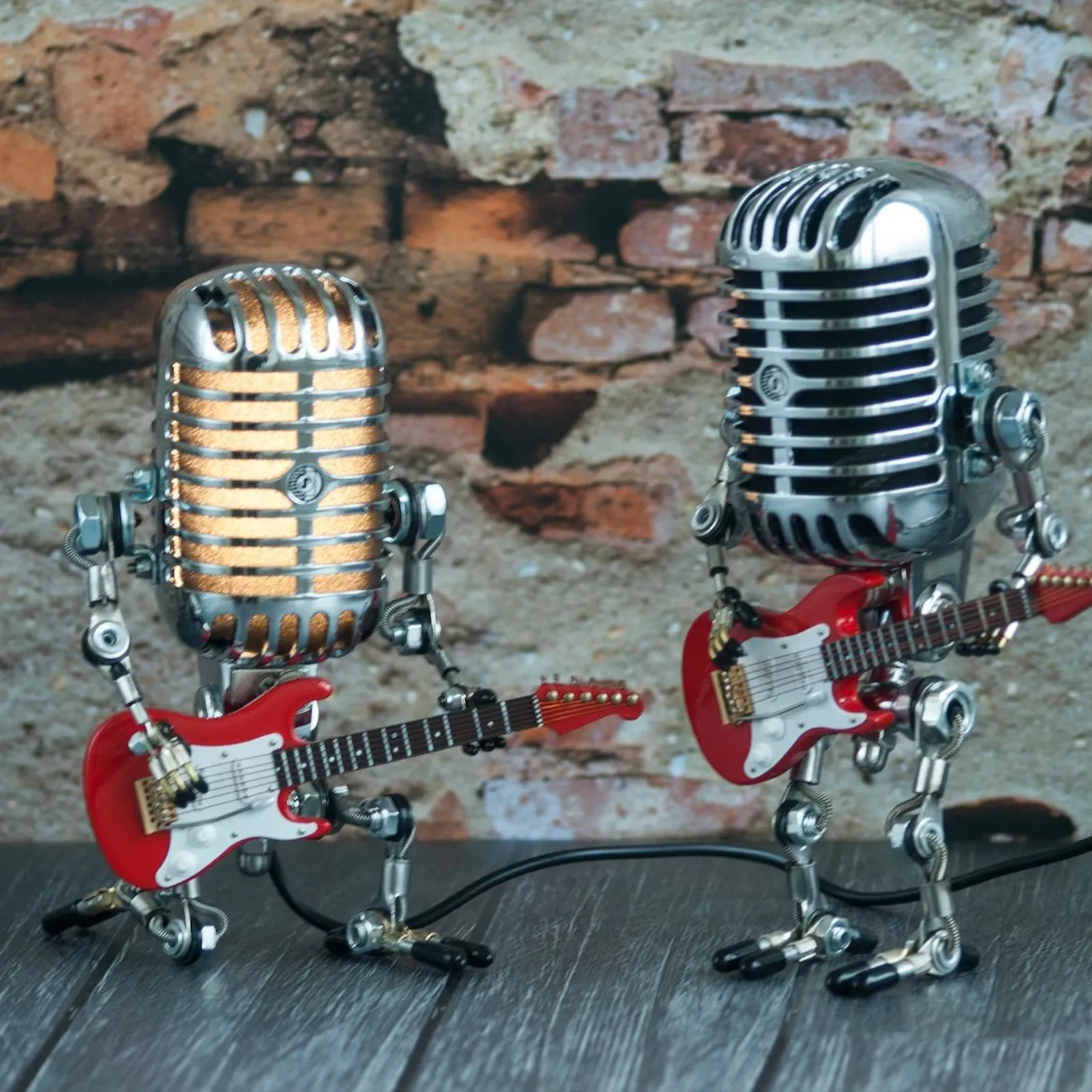 🔥  49% OFF🎁Vintage Metal Microphone Robot Desk Lamp🎸