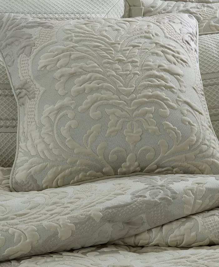 J Queen New York Leonardo Decorative Pillow， 20