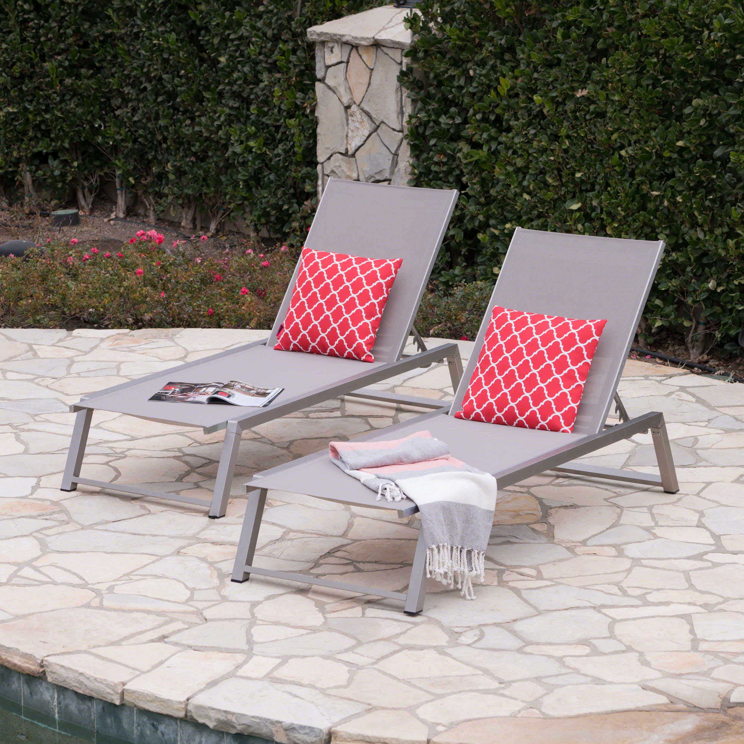 Santa Monica Outdoor Gray Mesh Chaise Lounge with Grey Finished Aluminum Frame