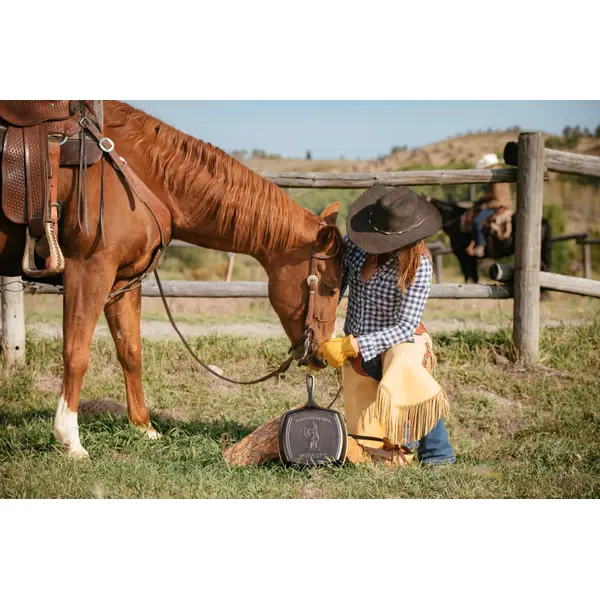 Lodge Yellowstone 10.5 Inch Square Seasoned Cast Iron Cowboy Grill Pan