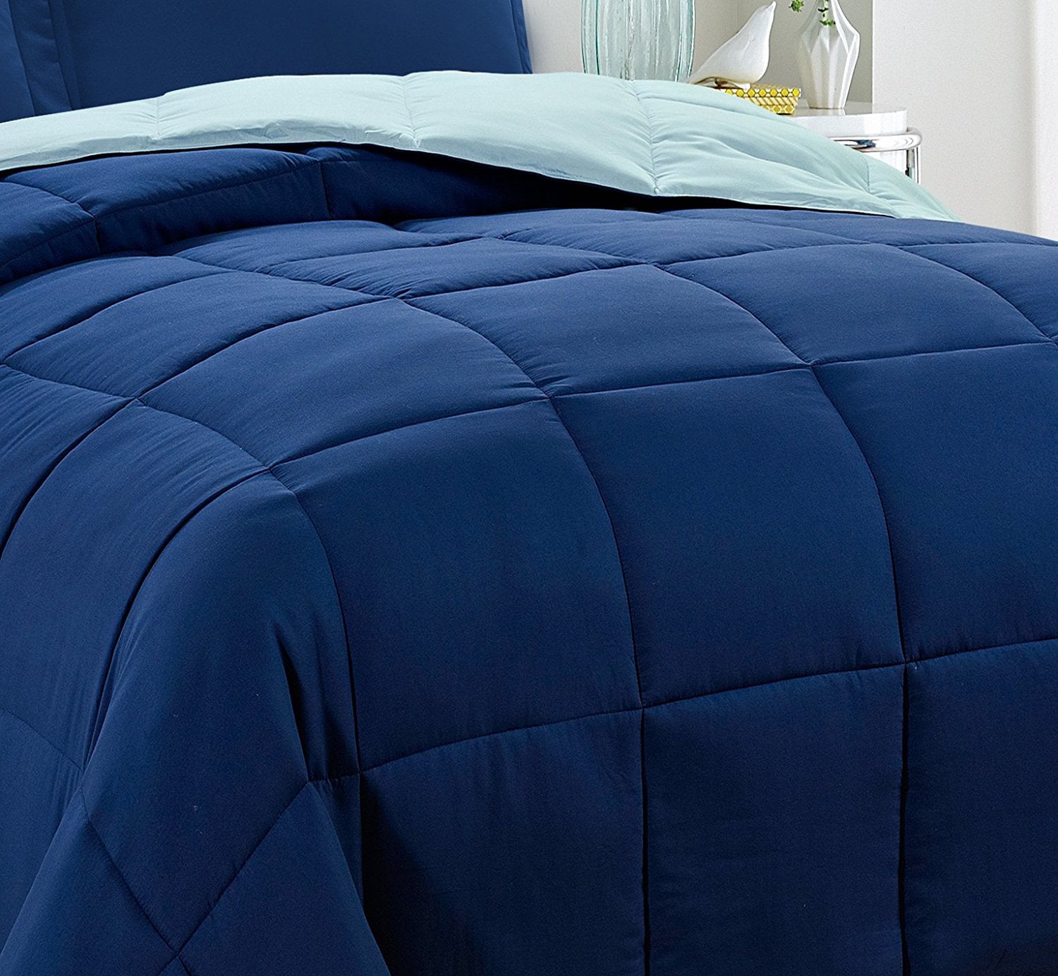 HIG Light Weight Down Alternative Comforter， Twin， Navy， Reversible