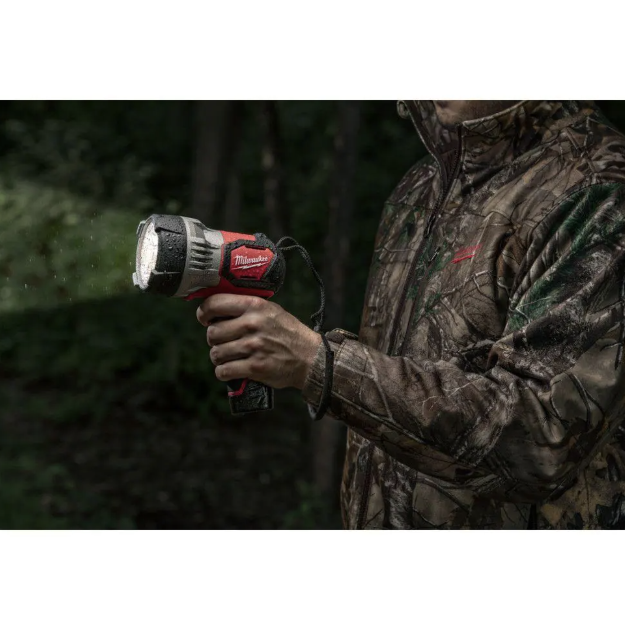 Milwaukee M12 12-Volt Lithium-Ion Cordless TRUEVIEW LED Spot Light with M12 XC Battery Pack 3.0Ah