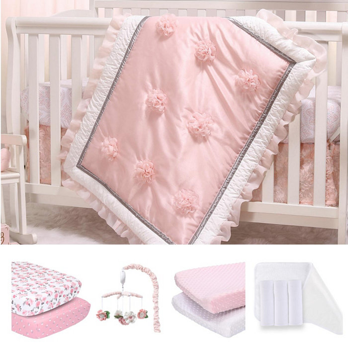 The Peanutshell Arianna 12 Piece Baby Nursery Crib Bedding， Quilt， Crib Sheets， Crib Skirt， Changing Pad Covers and Liners， and Crib Mobile