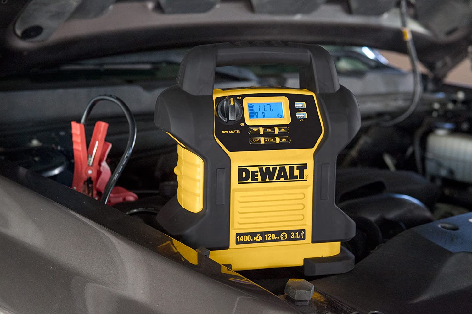 DEWALT DXAEJ14 Digital Portable Power Station Jump Starter， 1400 Peak/700 Instant Amps， 120 PSI Air Compressor， 3.1A USB Ports， Battery Clamps