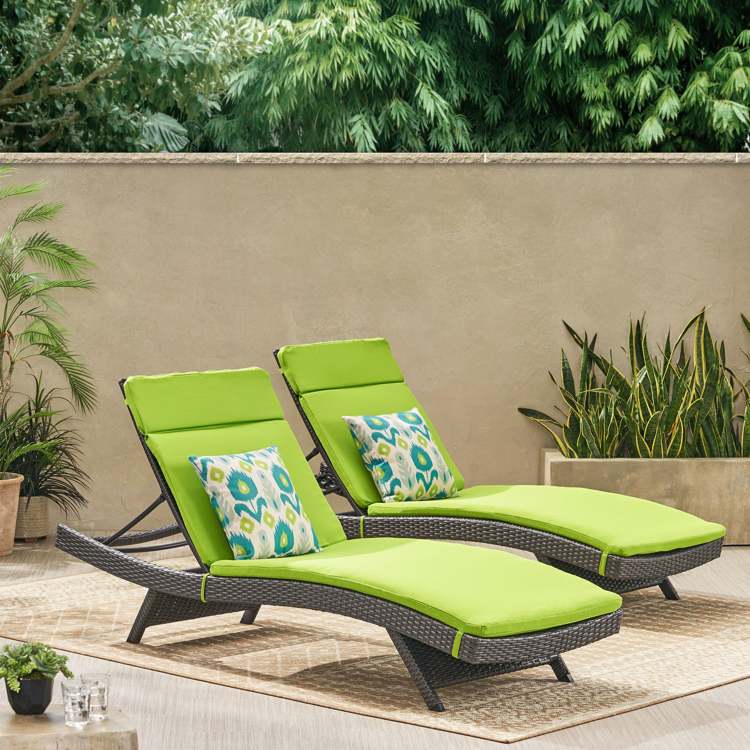 Nassau Outdoor Grey Wicker Adjustable Chaise Lounge with Cushion (Set of 2)