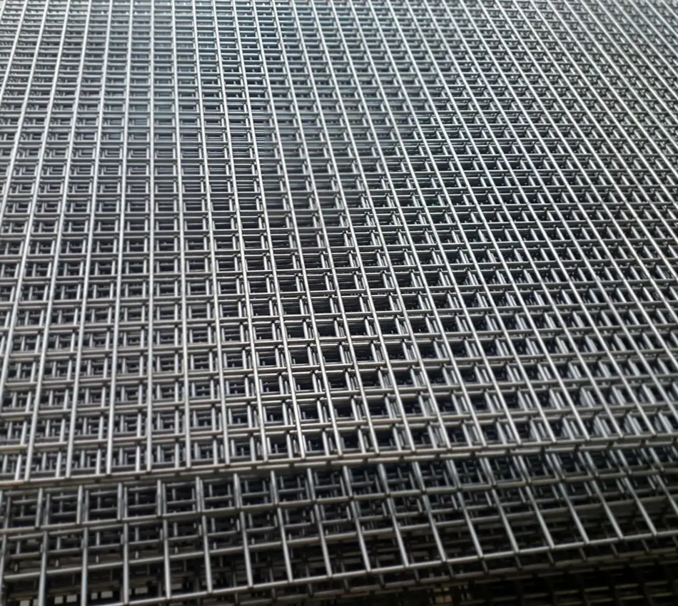 Factory direct supply 25x25mmx2.5mm iron wire mesh galvanized welded wire fence panels