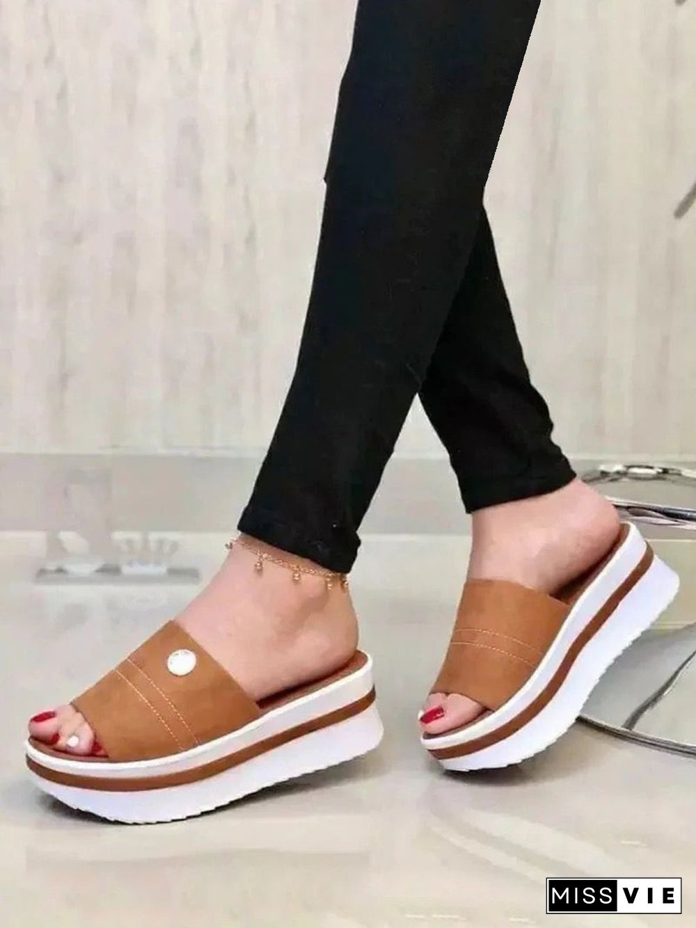 Metal Nails Casual Platform Sandals