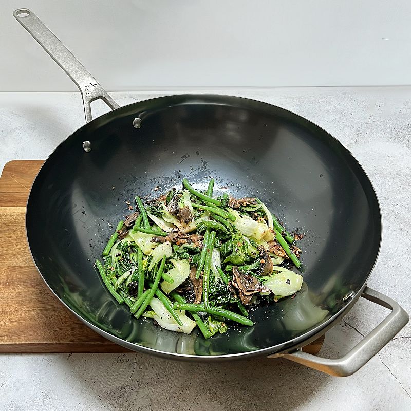 Saveur Selects Voyage Nitri-Black Carbon Steel 14-in. Wok