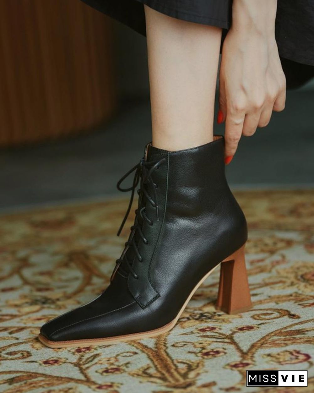 Solid High Heel Pointed-toe Lace-up Boots