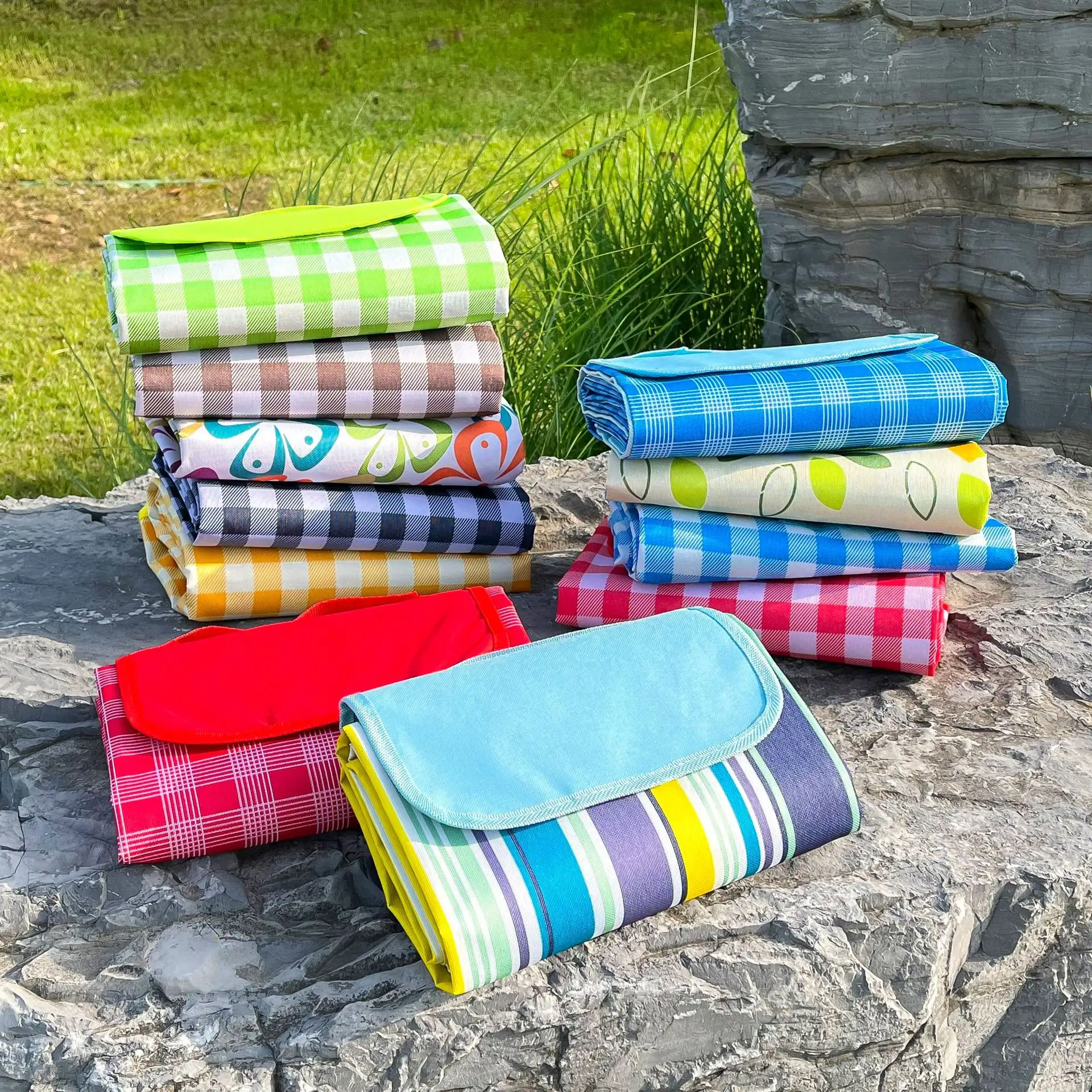 Outdoor Camping Picnic Moisture Proof Picnic Mat Portable Thickened 600D Oxford Cloth Waterproof  Picnic mat