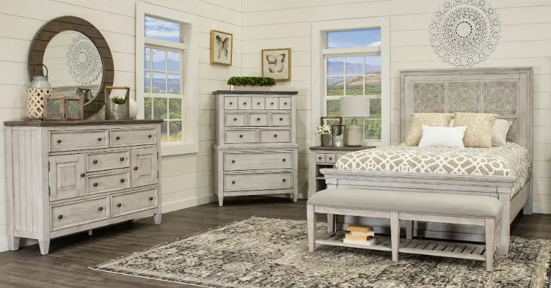 Heartland Antique White 4 Piece Queen Bedroom Set