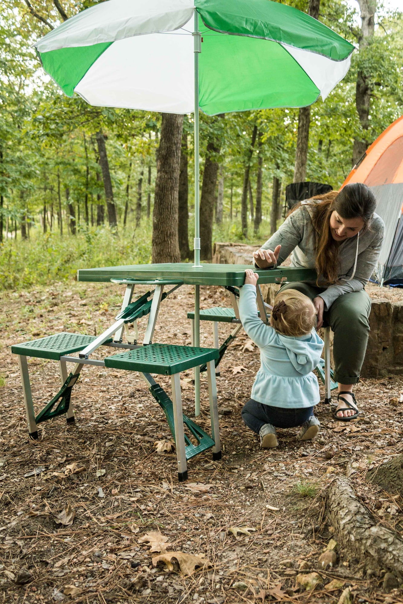 Stansport Folding Picnic Table with Umbrella， Aluminum Frame