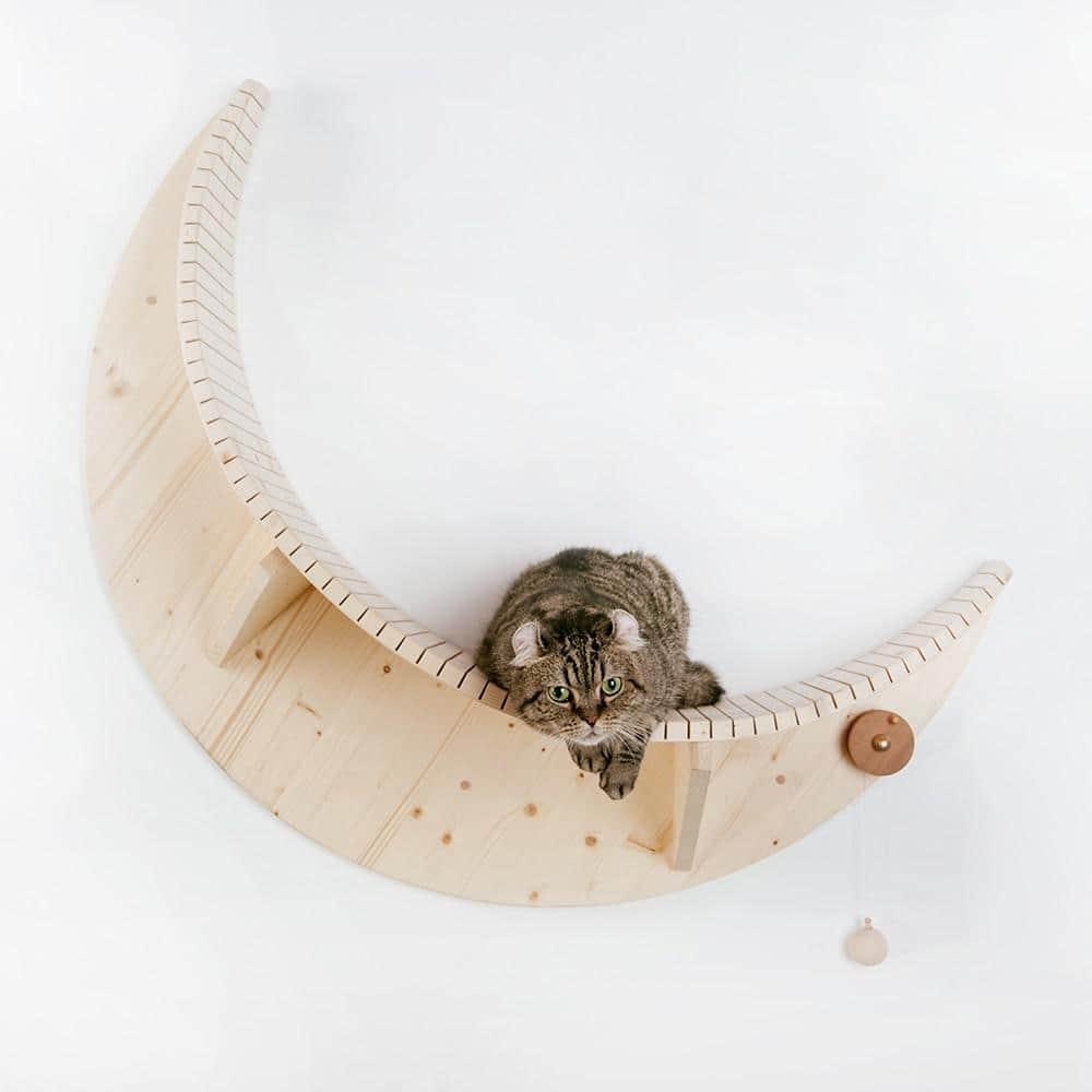 AndMakers MYZOO Medium Luna Crescent Moon Shape Wall Mounted Wood Cat Bed MZ-Luna