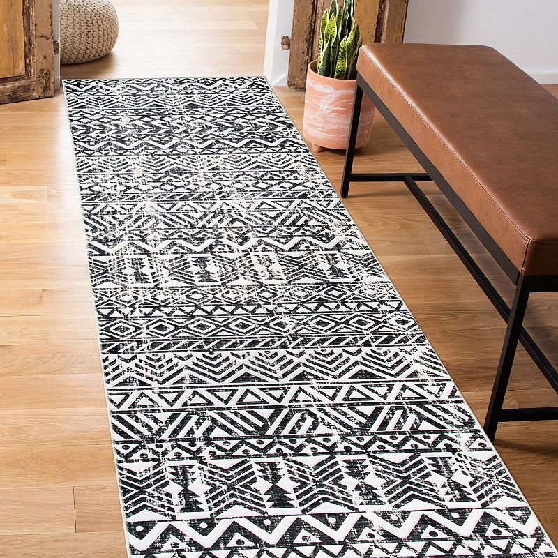 World Rug Gallery Austin Geometric Boho Machine Washable Rug