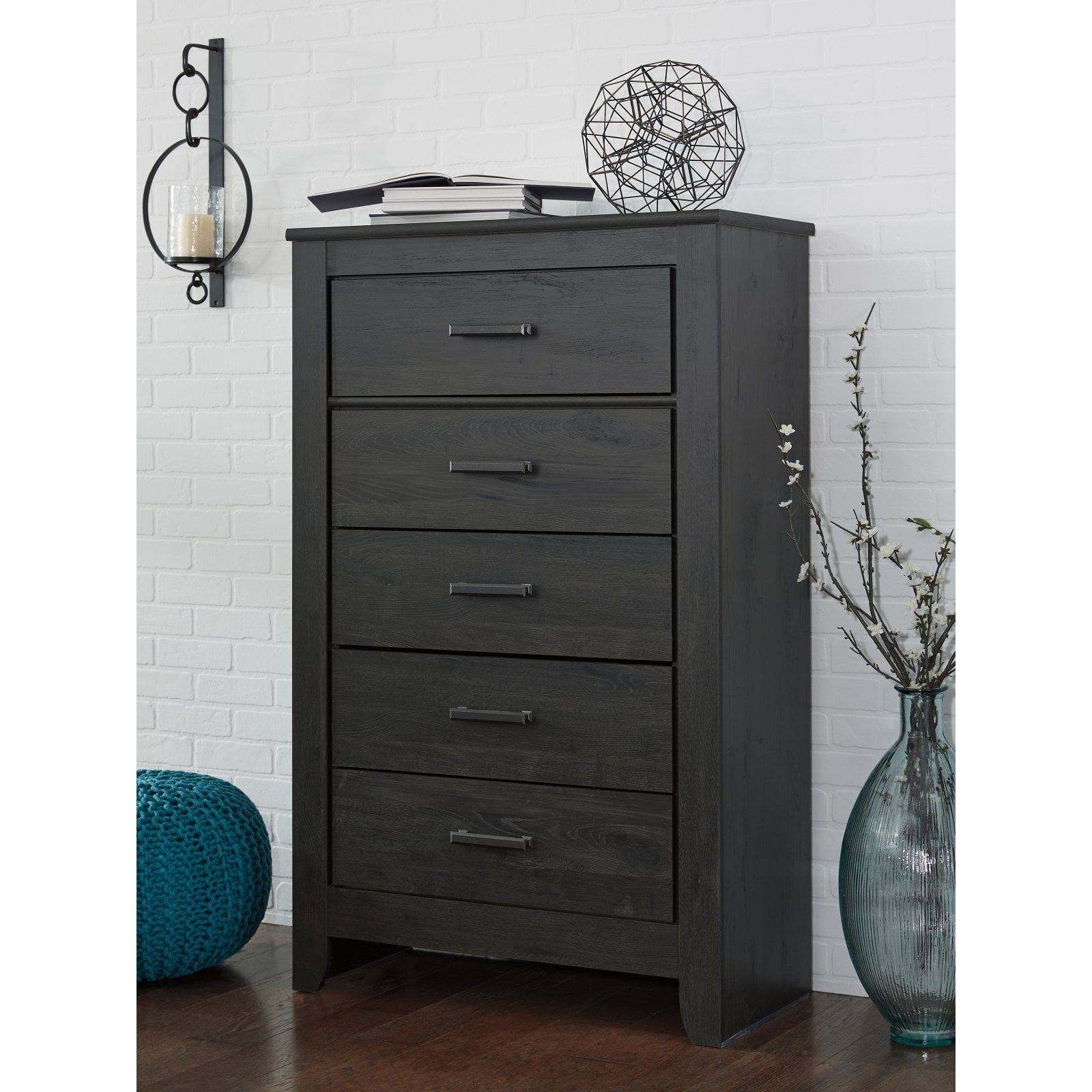 Signature Design by Ashley Brinxton 5 Drawer Chest