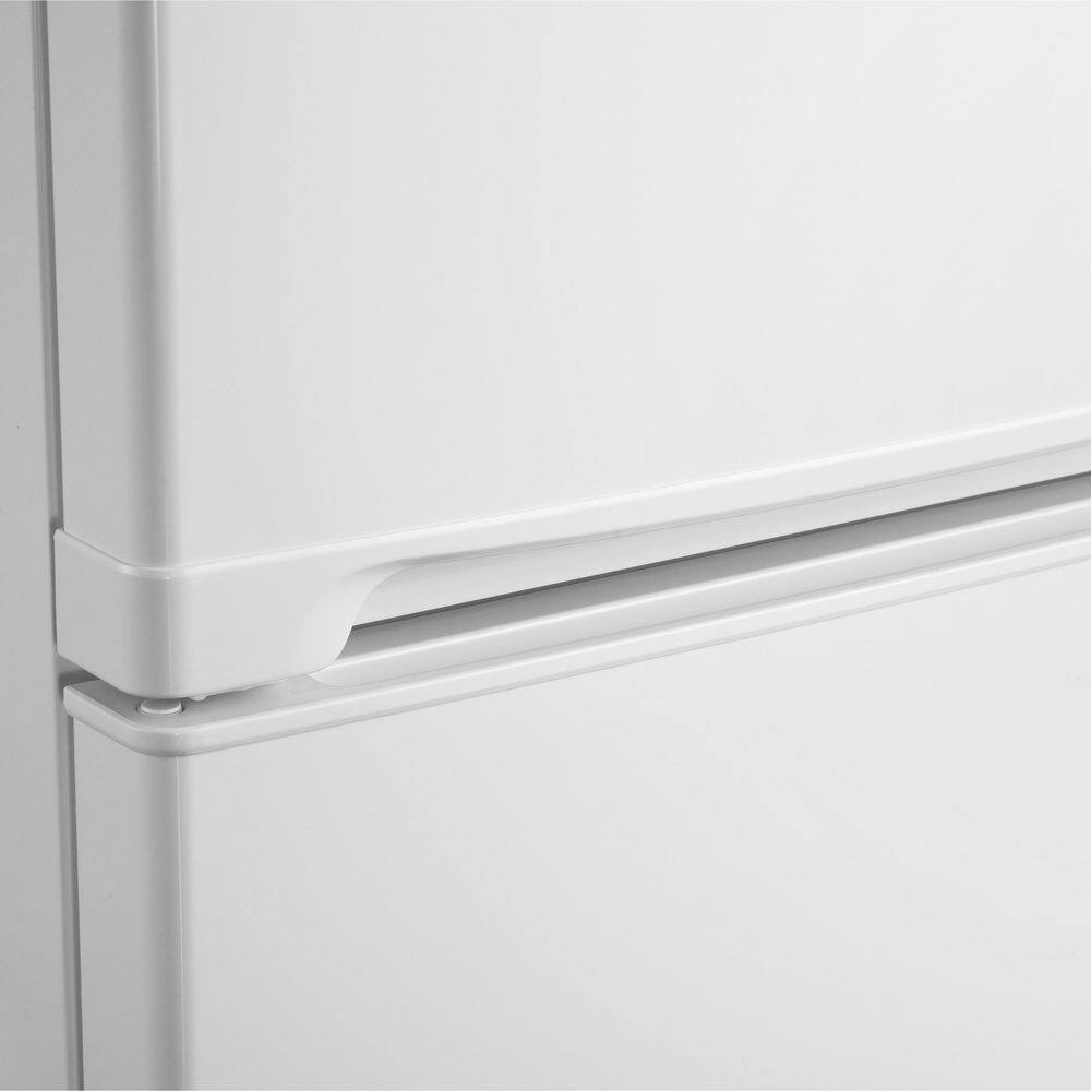 Magic Cool 10.0 cu. ft. Top Freezer Apartment Size Refrigerator in White MCR10WI