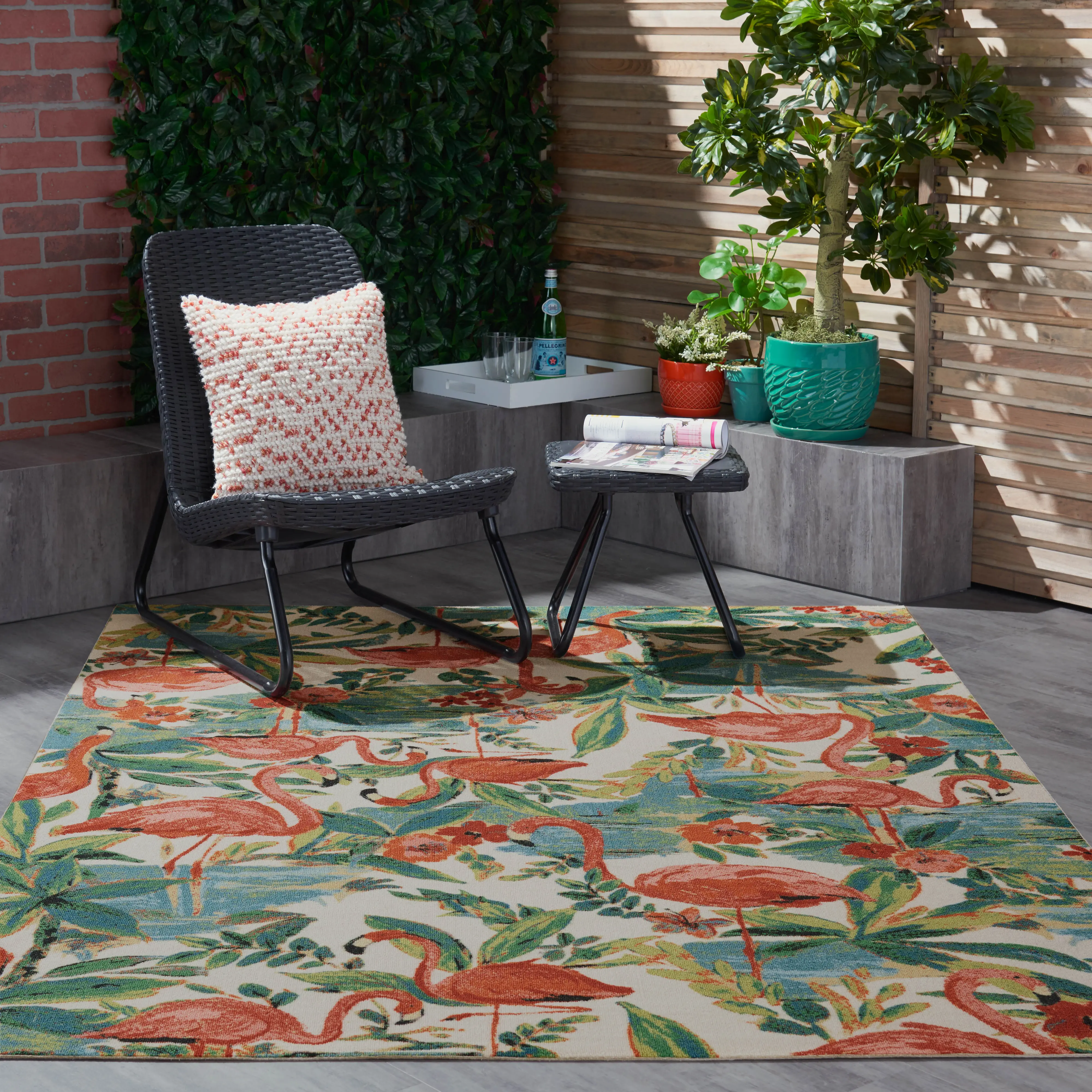 5x7 Medium Flamingo Ivory Indoor-Outdoor Rug