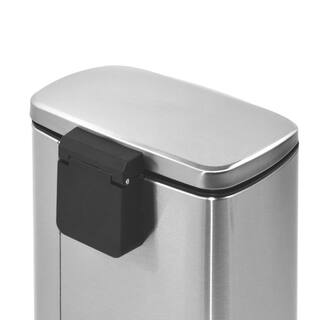 Innovaze 1.3 Gal.5-Liter Fingerprint Free Stainless Steel Rectangular Bathroom and Office Step-on Trash Can MGCS-AS1901