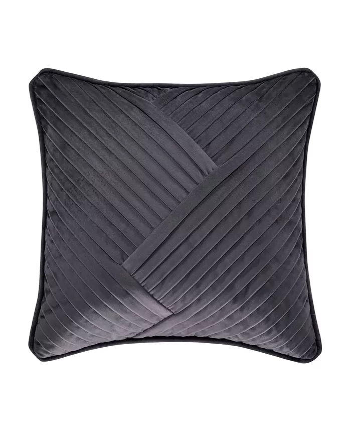 J Queen New York Tribeca Decorative Pillow， 18