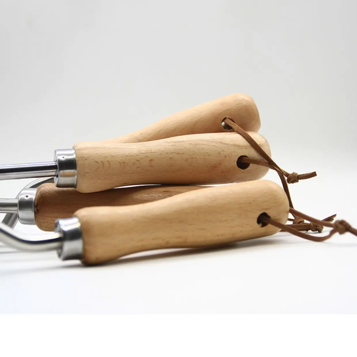 Wholesale High Quality Sturdy Stainless Steel Wooden Handle Leather Strap Gardening Tools Hand Scoop Trowel Fork