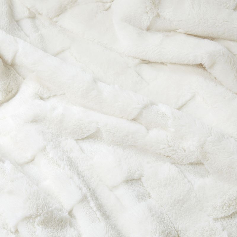 Madison Park Claire Luxury Basketweave Faux Fur Throw Blanket