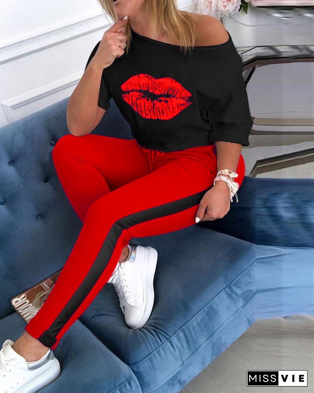 Lip Print Middle Sleeve T-shirt+ Contrast Color Trousers Two-piece Set