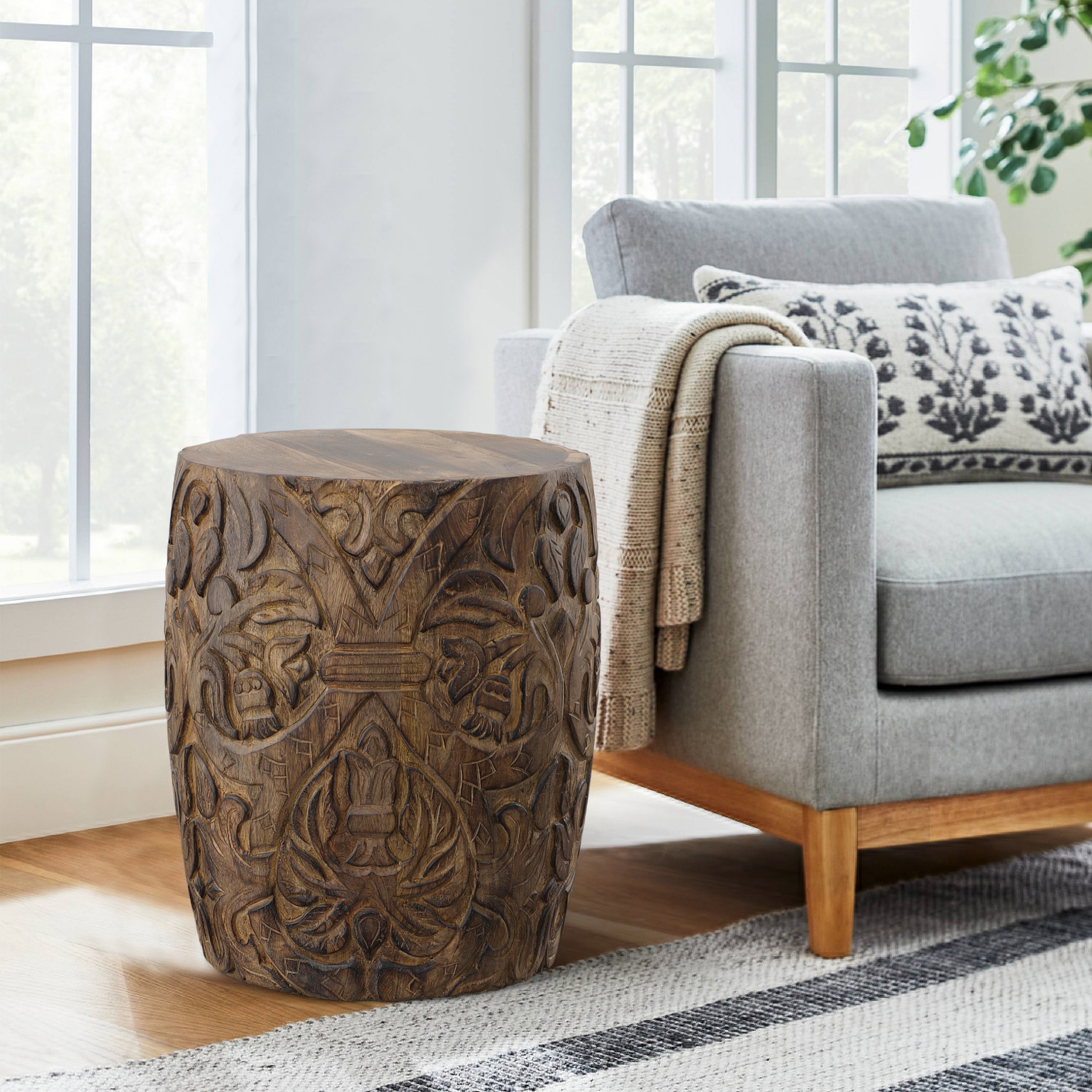 14 Inch Round End Table with Damask Carved Pattern and Wooden Frame， Walnut Brown