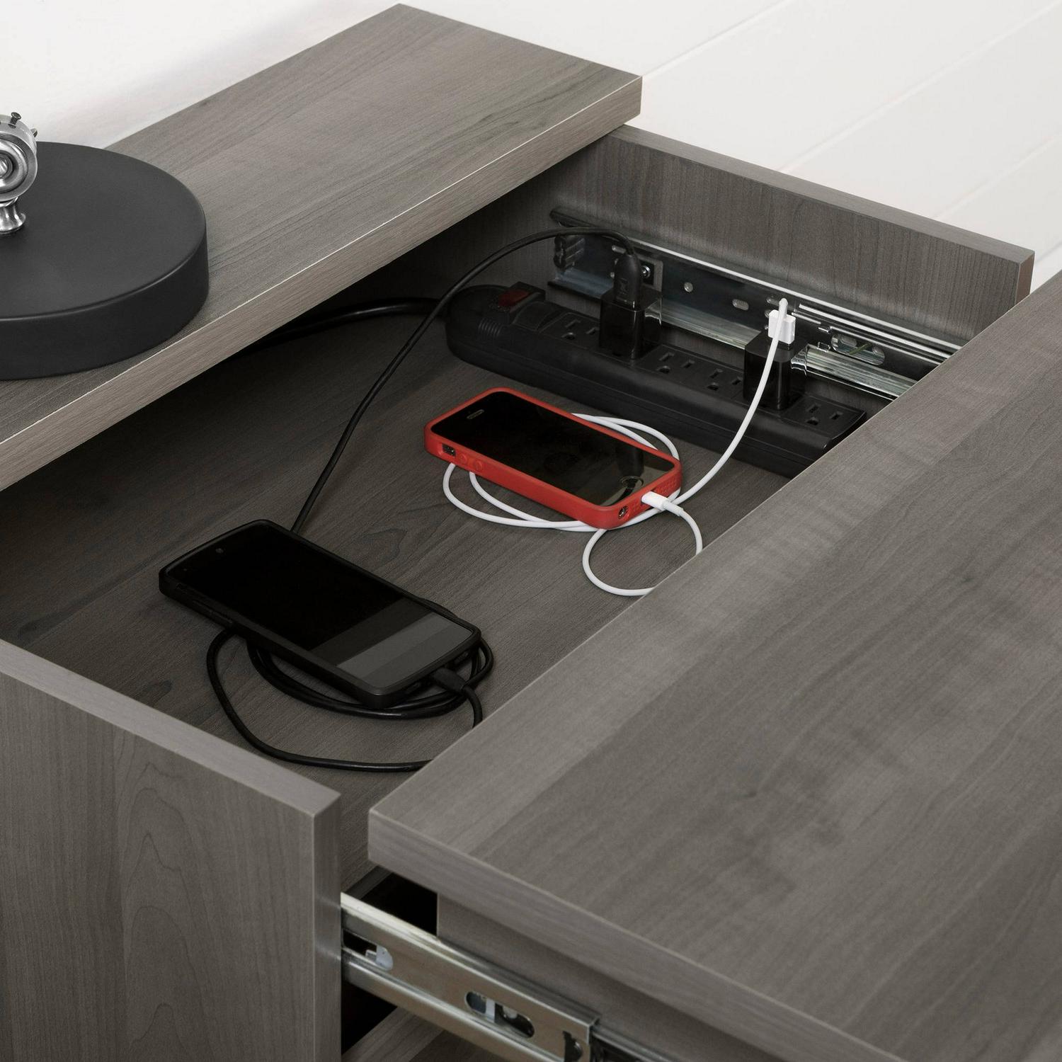 South Shore Versa Nightstand with Charging Station and Drawers， Multiple Finishes