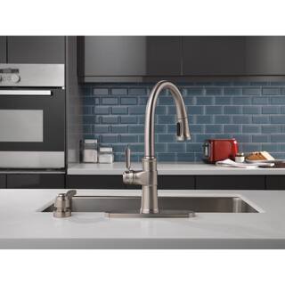 Delta Spargo Single-Handle Pull-Down Sprayer Kitchen Faucet with Shield Spray and Soap Dispenser in Spot Shield Stainless 19964Z-SPSD-DST